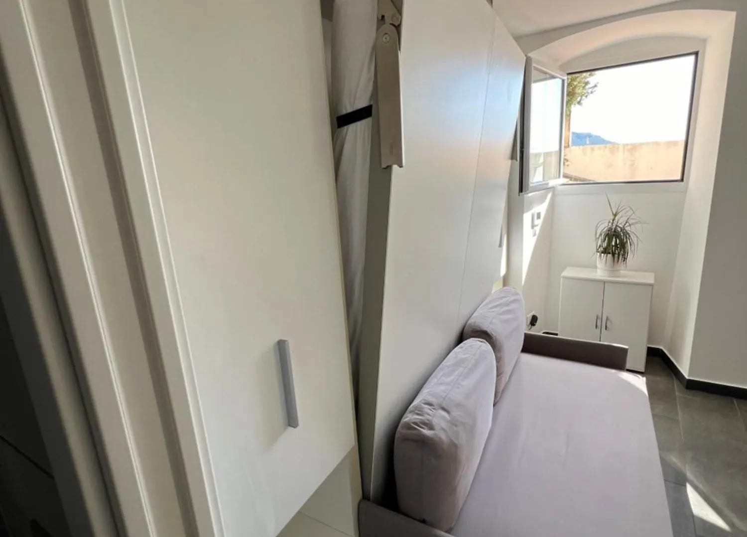 Petit Studio Vue Mer Menton Apartment