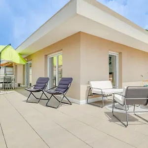Spacieux Rooftop Parking, Terrasse Ensoleillee Menton